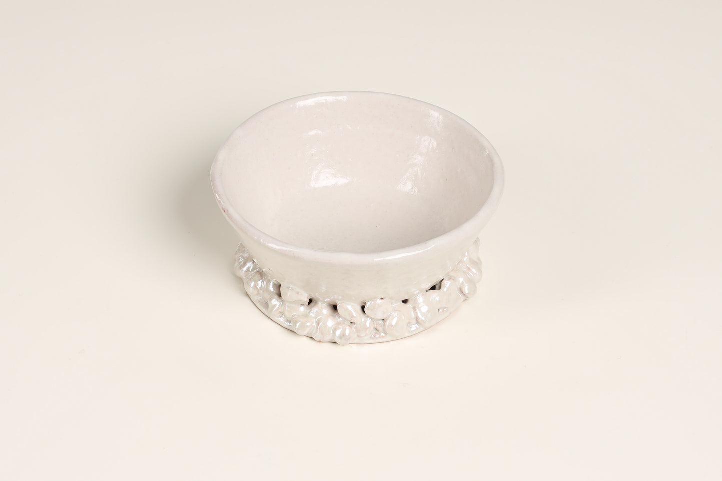Alcide Bowl in Pearl Glaze